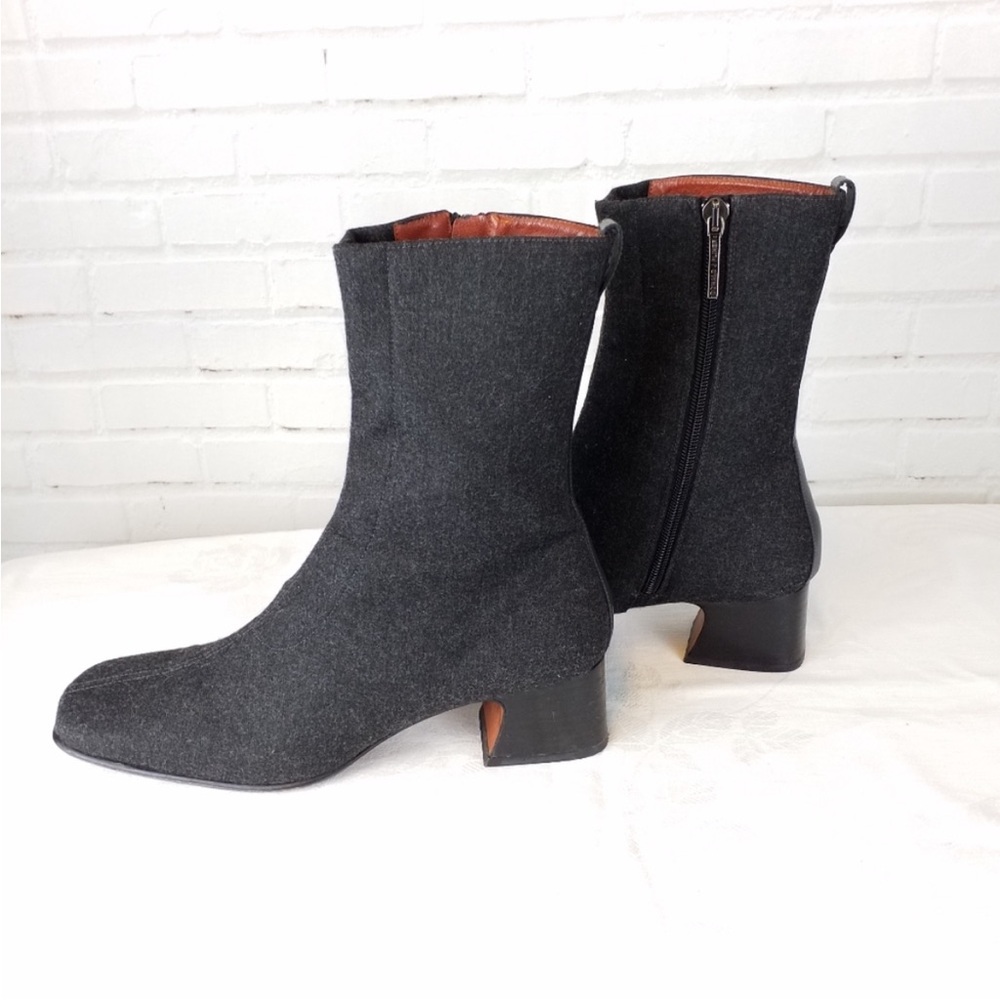 Donald J. Pliner Black Heeled Boots Minimalist Suede